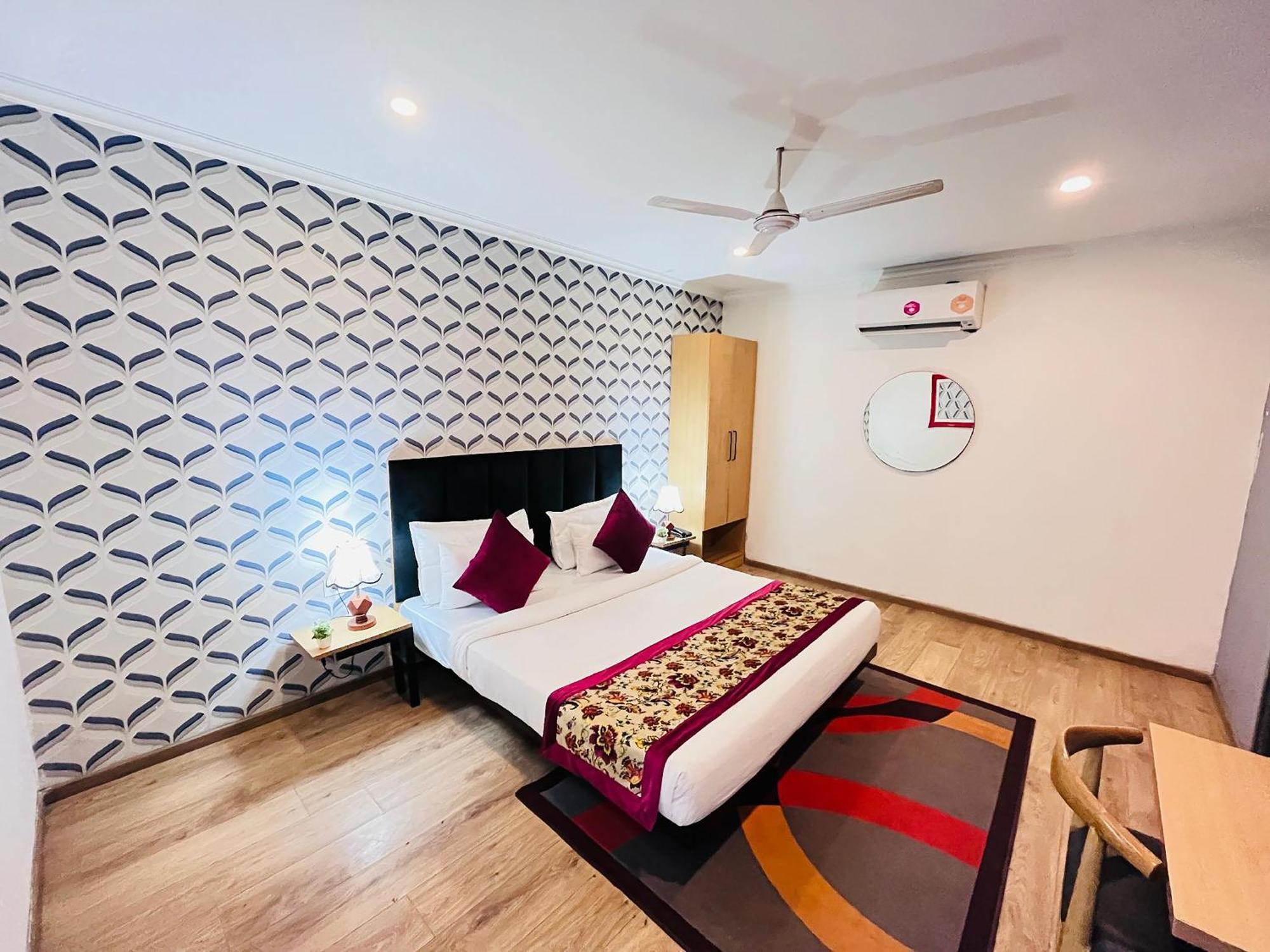 Qotel Hotel Chhatarpur - Oppsite Tivoli Garden New Delhi Extérieur photo